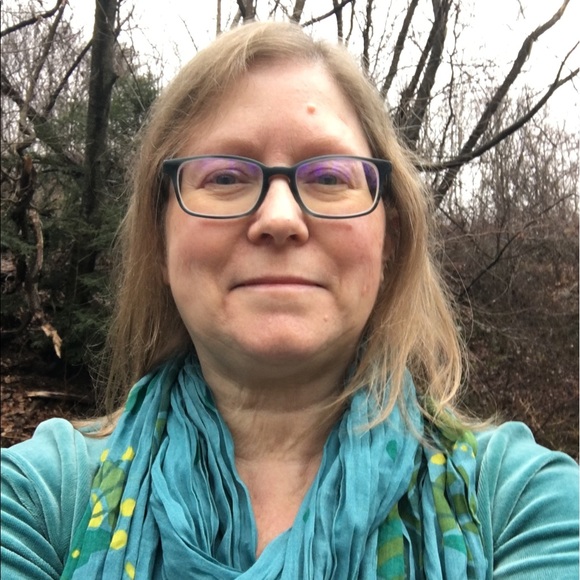 Meet your Posher, Elizabeth - Picture 1 of 2